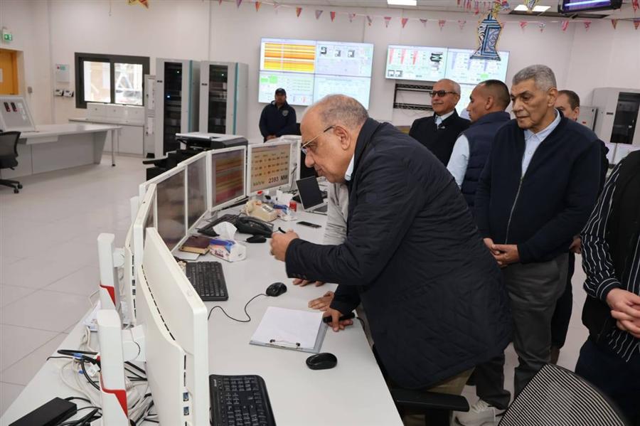 وزير الكهرباء يتفقد محطة بني سويف المركبة لمتابعة كفاءة التشغيل